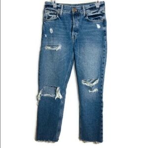 Forever 21 distressed girlfriend jeans‎